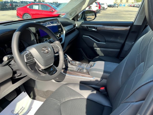 New 2026 Ruby Flare Pearl Toyota Platinum image 10