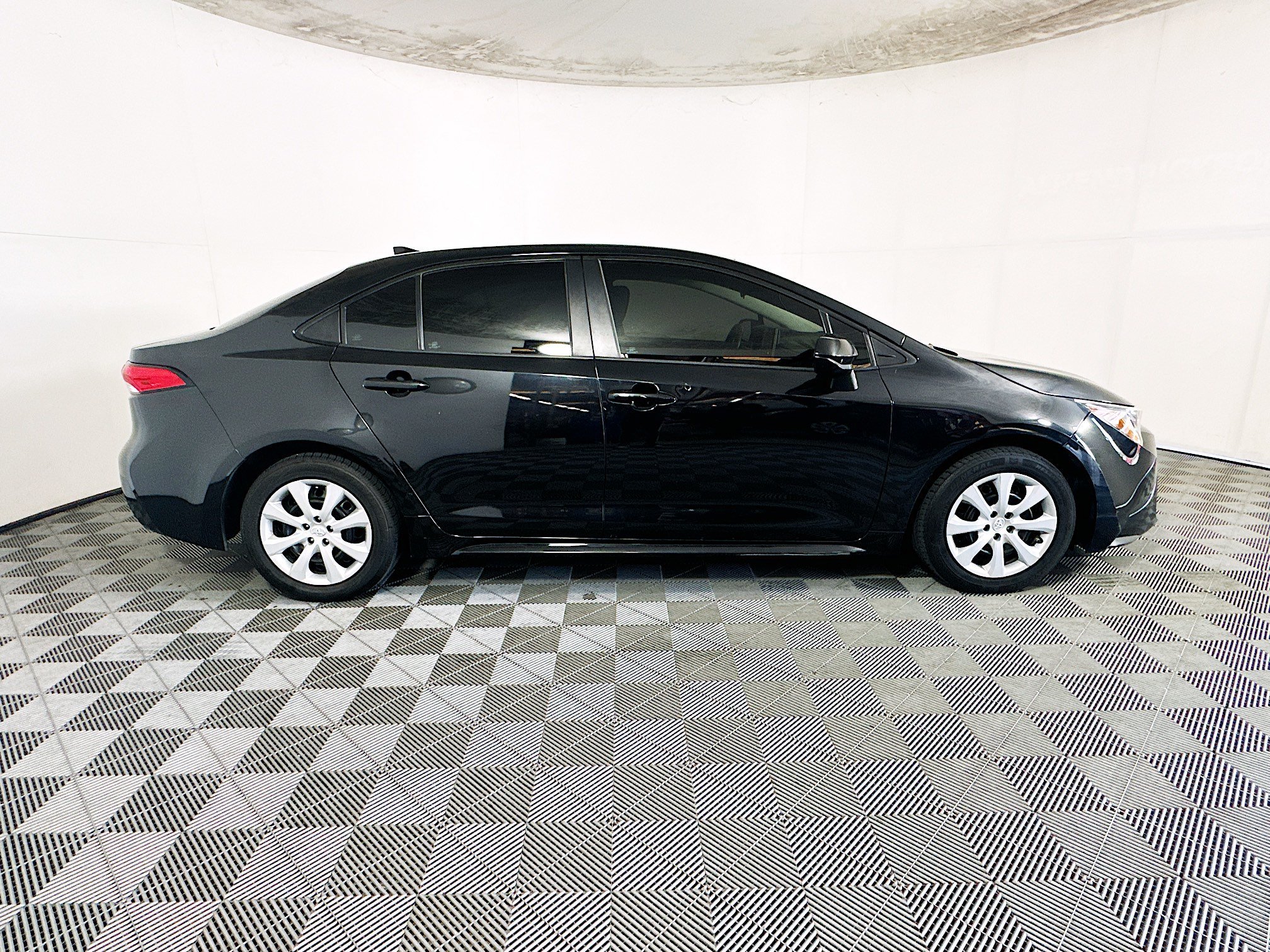 Used 2021 Toyota Corolla LE with VIN 5YFEPMAE3MP212485 for sale in Coconut Creek, FL
