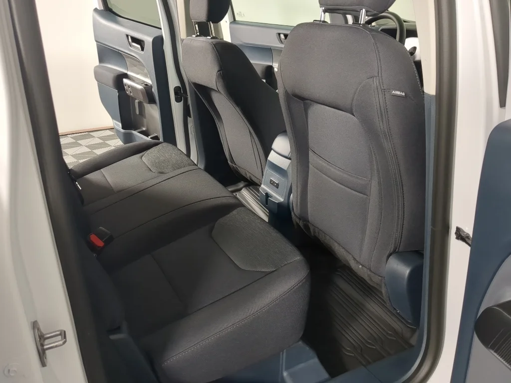 New 2026 Oxford White Ford XL image 19