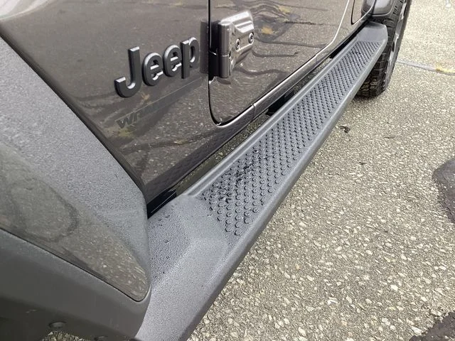 New 2026 Crystal Metallic Jeep 4-DOOR SAHARA image 17