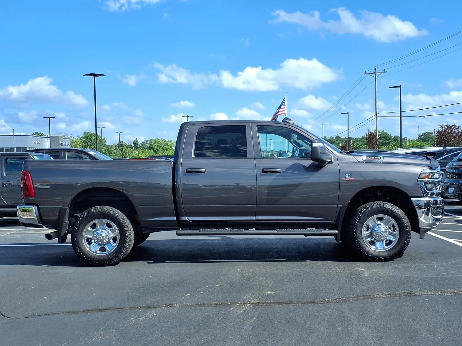 Used 2025 Granite Crystal Metallic Clearcoat Ram Tradesman image 17