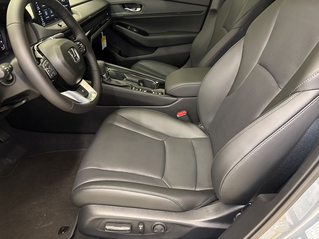 New 2026 Urban Gray Pearl Honda Touring image 19