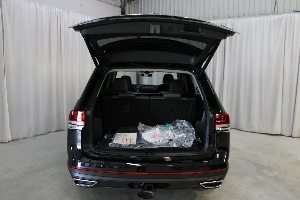 New 2026 Black Volkswagen SEL image 35