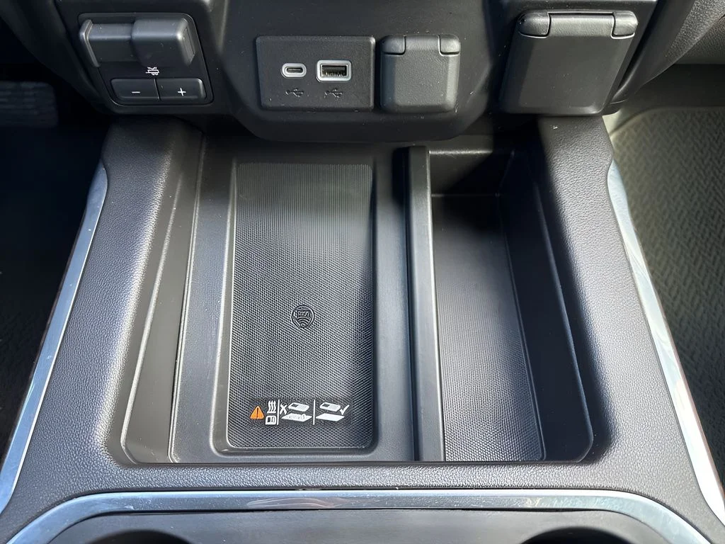 Used 2021 Gray GMC Denali image 22