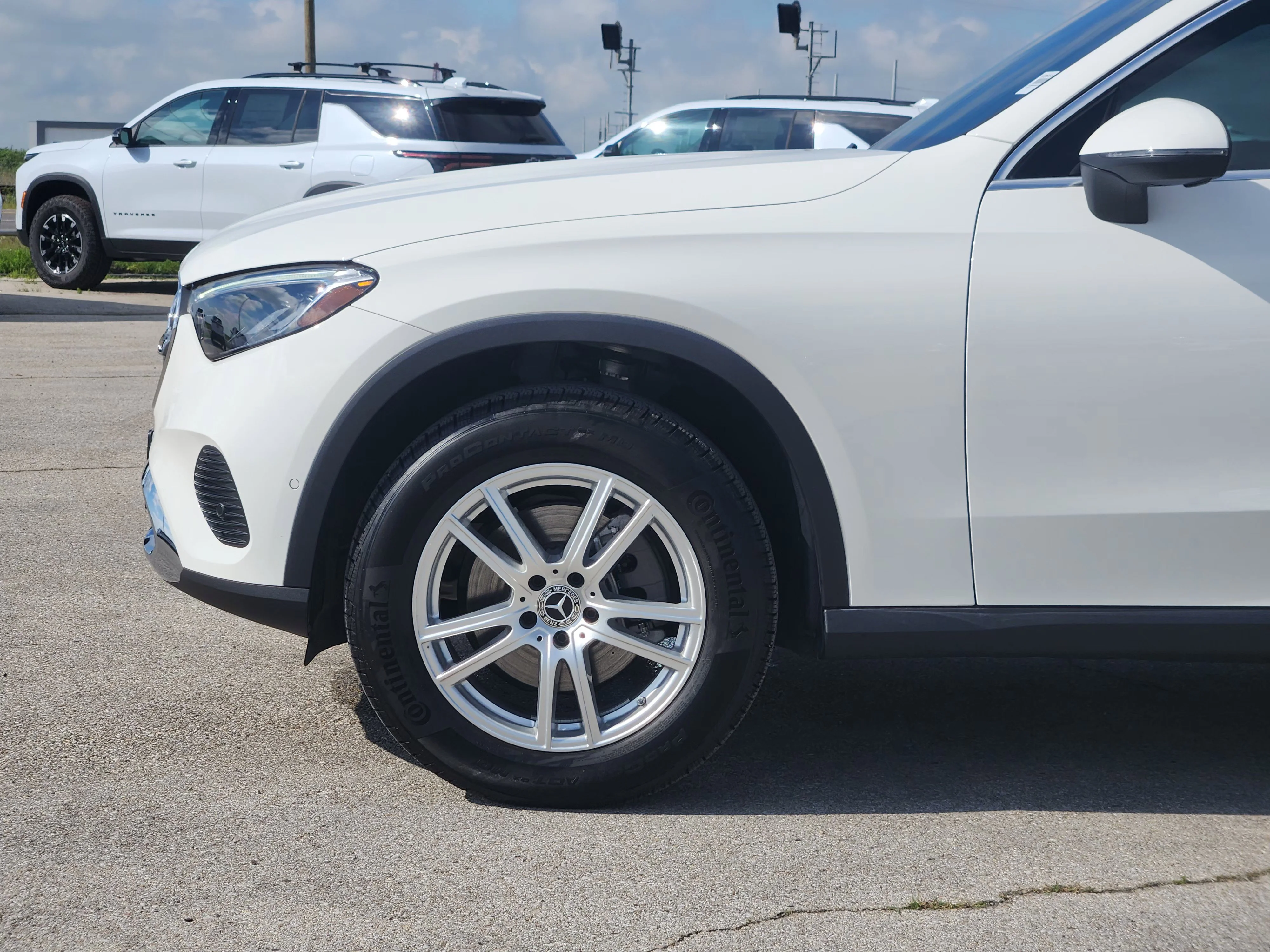 Used 2025  Mercedes-Benz GLC 300 Base image 9