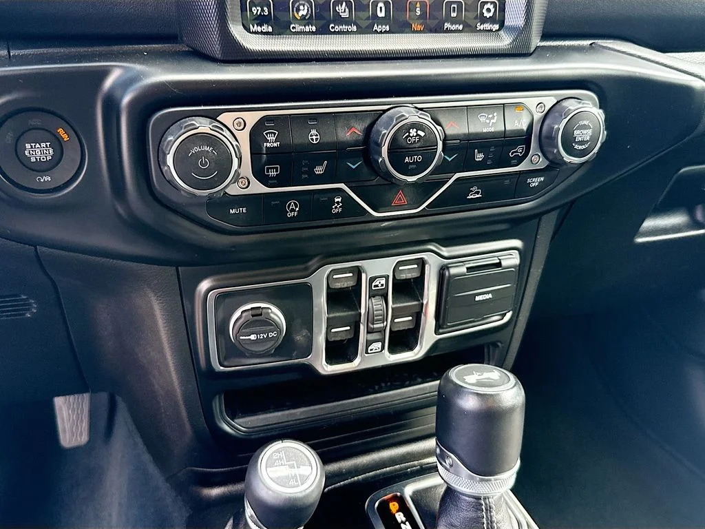 Used 2022 Black Jeep Unlimited Sahara image 17