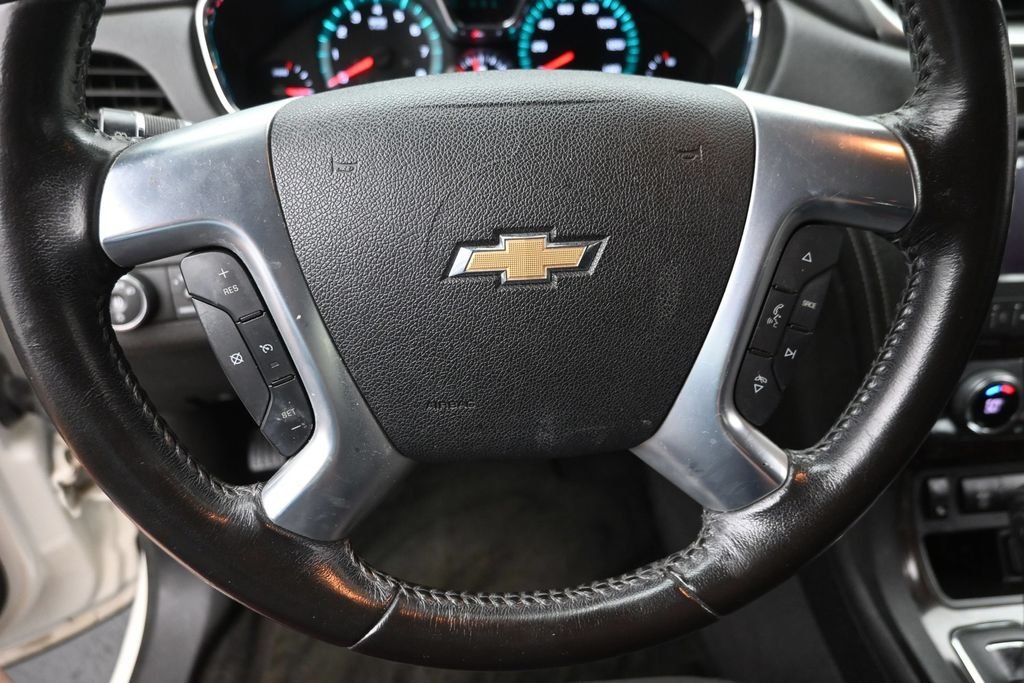 Used 2015 White Chevrolet 2LT image 20