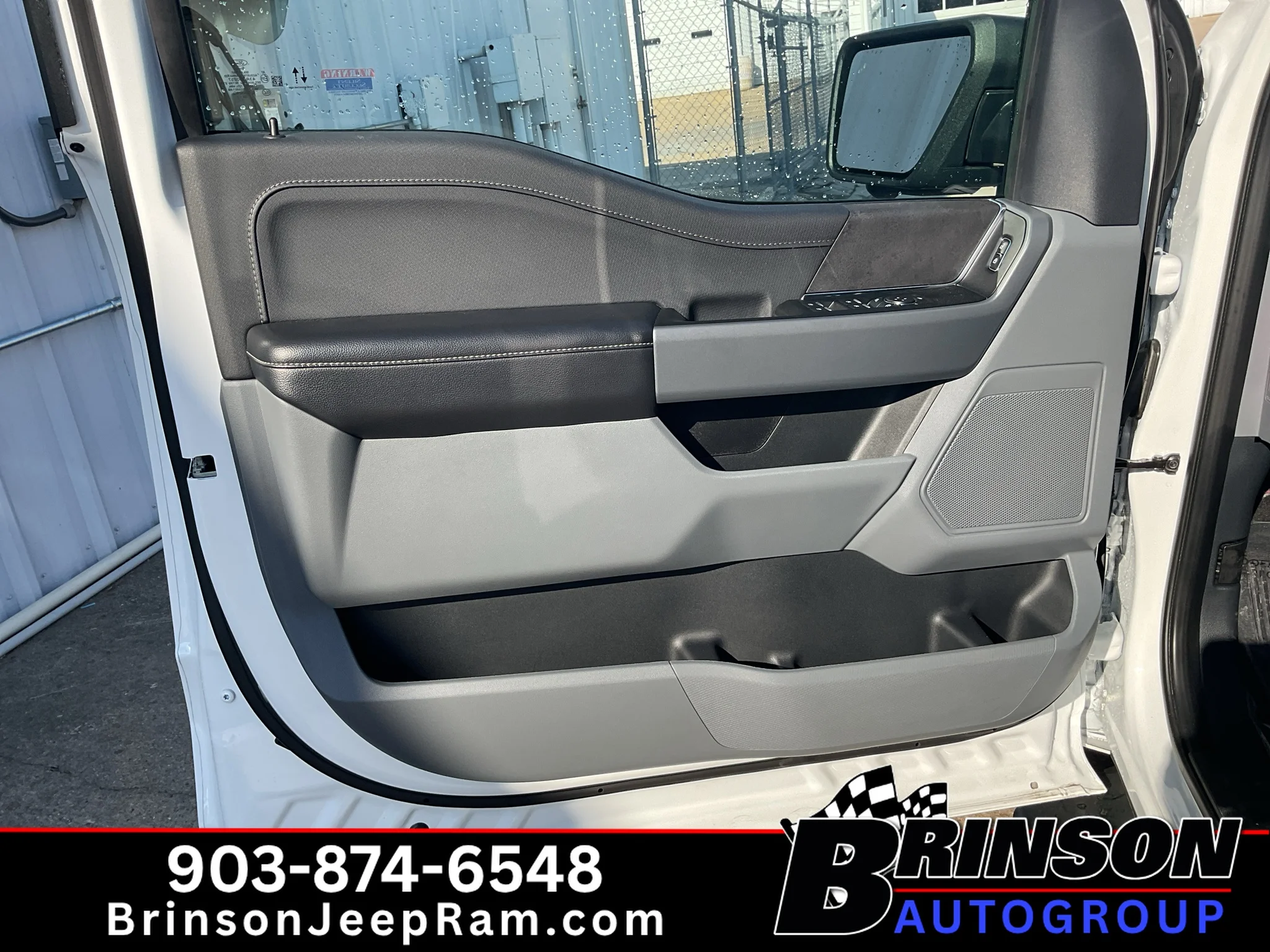 Used 2024 Oxford White Ford XLT image 22