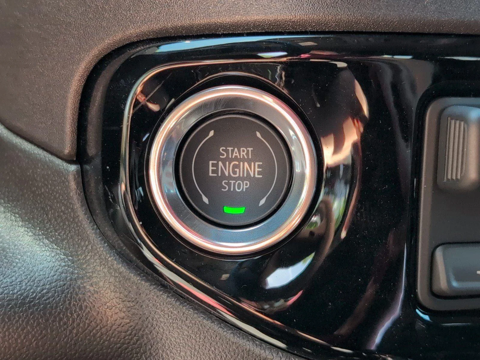 New 2026 Onyx Black GMC Elevation image 24