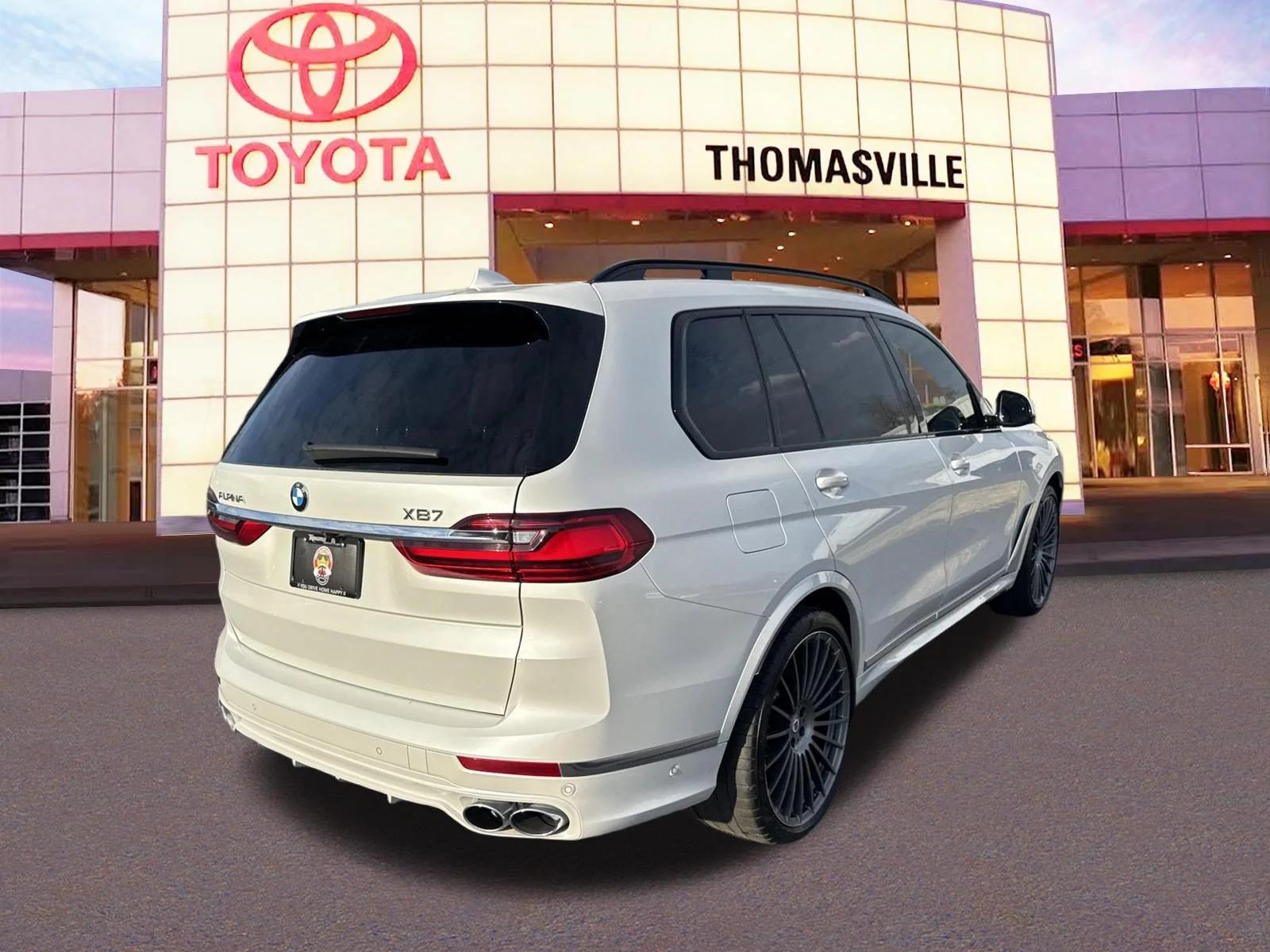 Used 2022 Mineral White Metallic BMW ALPINA XB7 image 5
