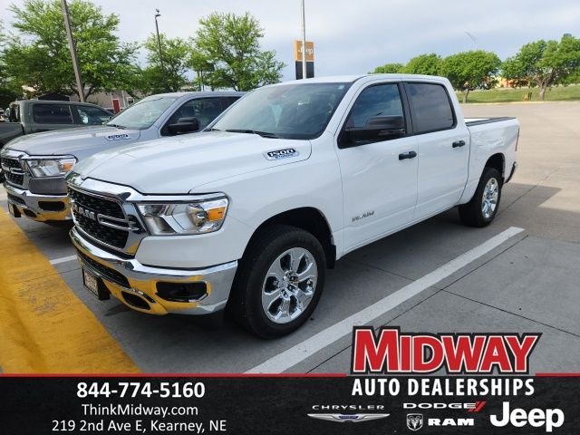 2023 RAM 1500 Big Horn/Lone Star 4x4 Crew Cab 5'7's photo