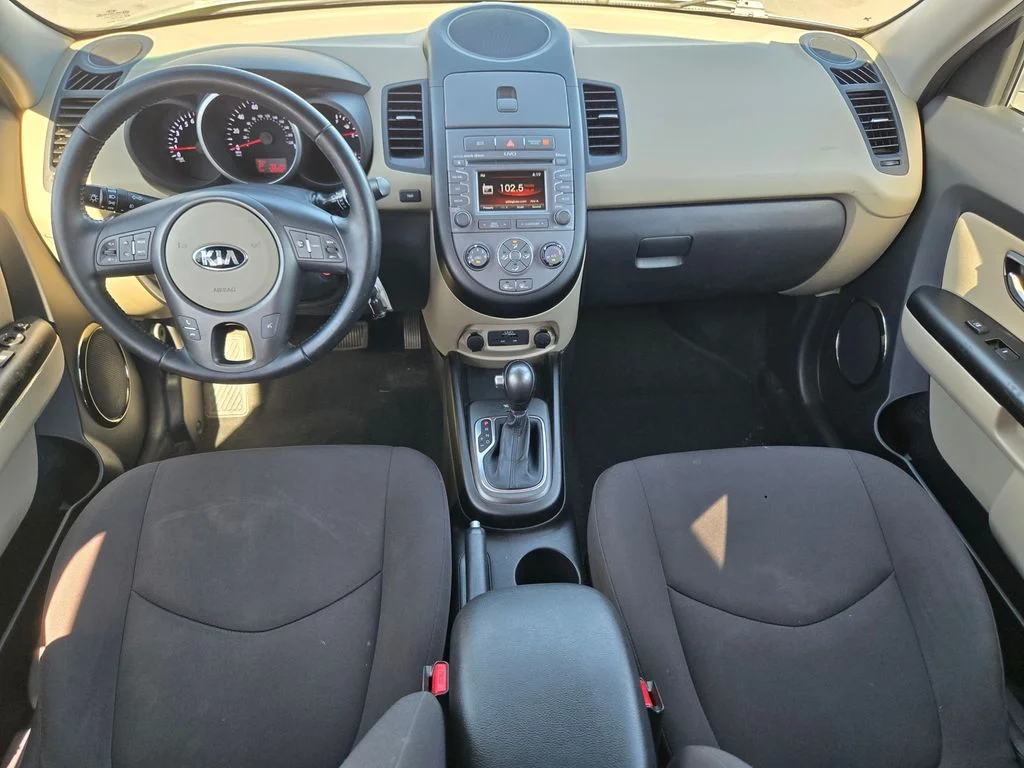 Used 2013 Green Kia Exclaim image 11