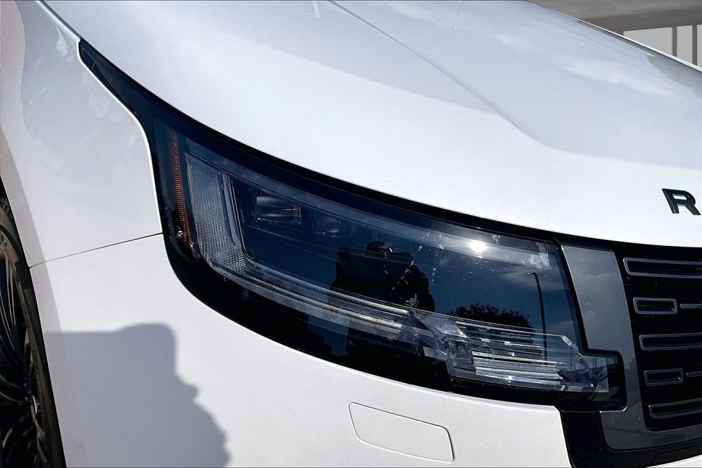 Certified Used 2024 Ostuni Pearl White Metallic Land Rover Autobiography image 29