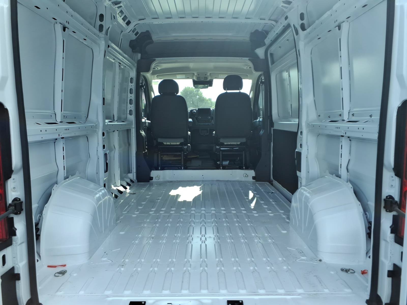 New 2026 Bright White Clearcoat Ram Tradesman image 17