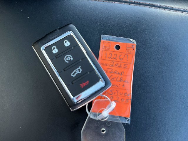 Used 2025  Jeep Summit image 46