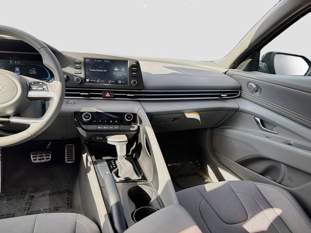Used 2026 Gray Hyundai SEL Sport image 22
