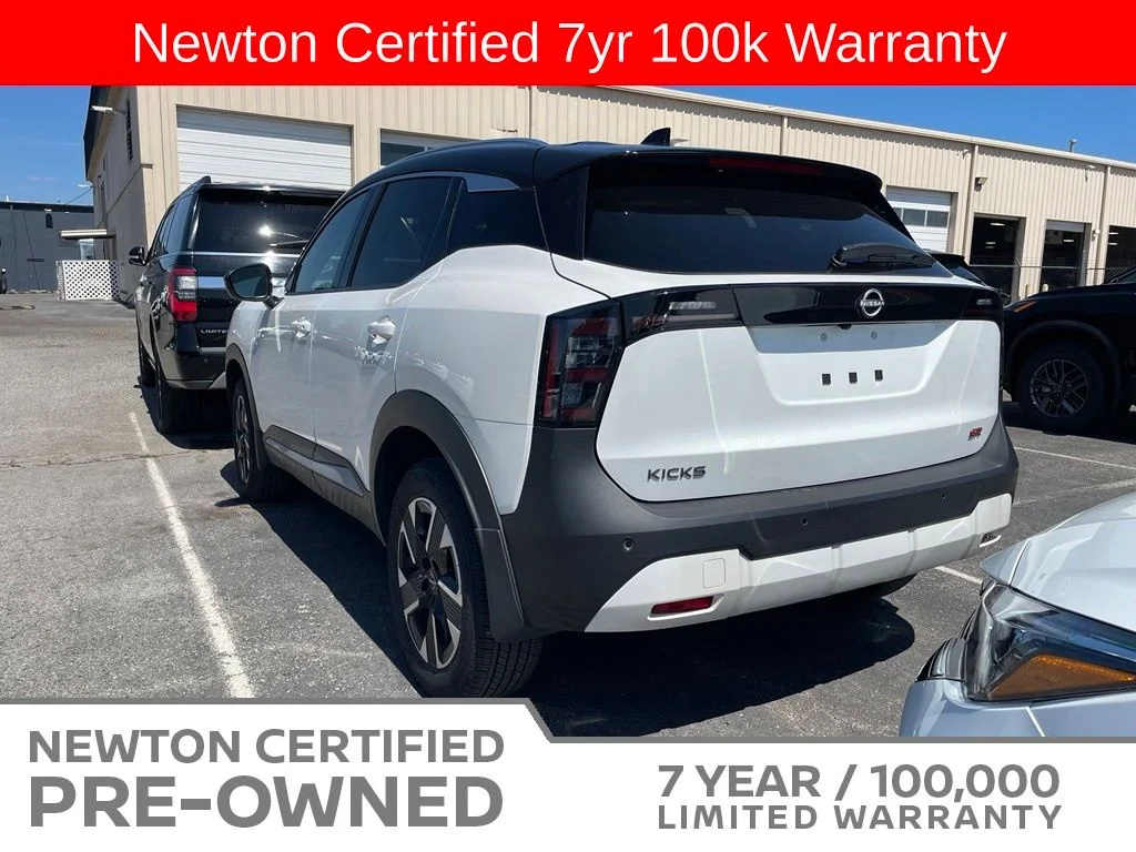 Certified Used 2025 Aspen White/Super Black Nissan SR image 13