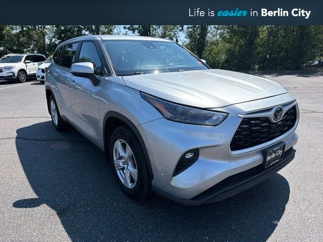2024 Toyota Highlander LE