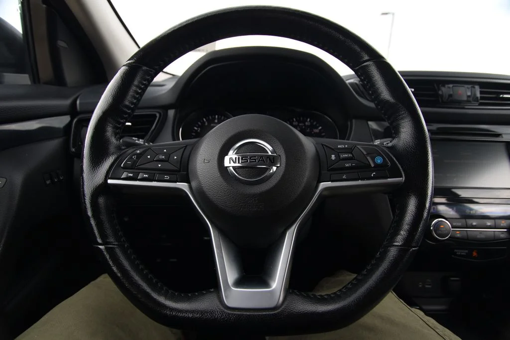 Used 2022 Gun Metallic Nissan SV image 19