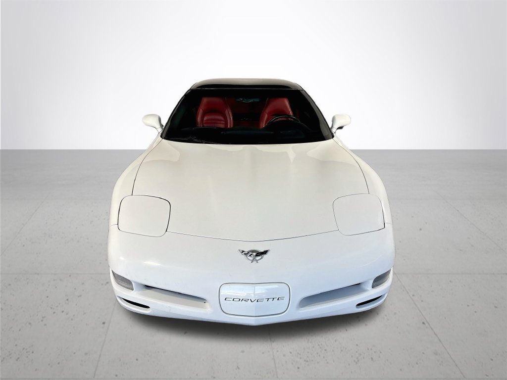 Used 2003 White Chevrolet Base image 3