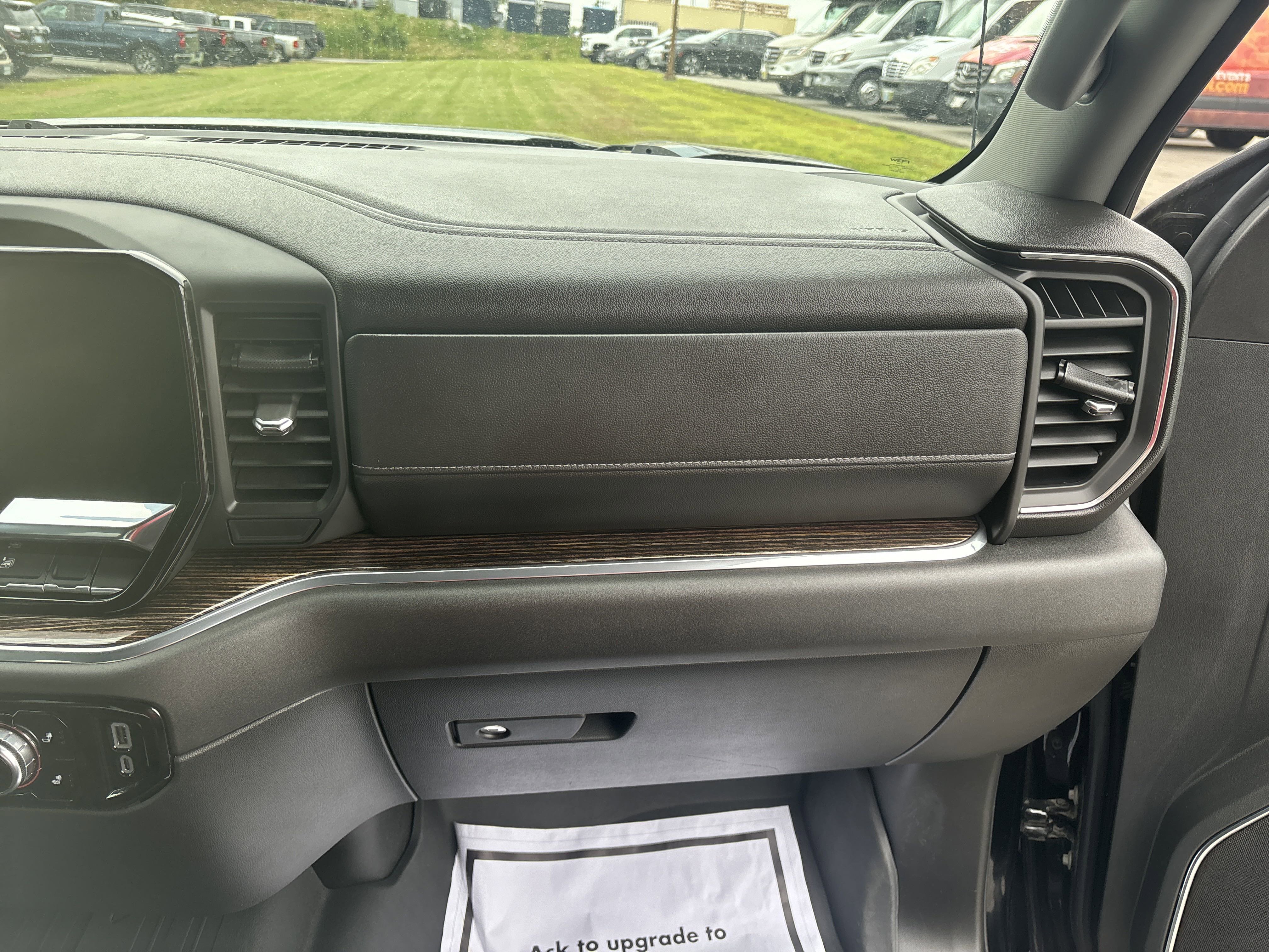 Used 2024 Onyx Black GMC Elevation image 15