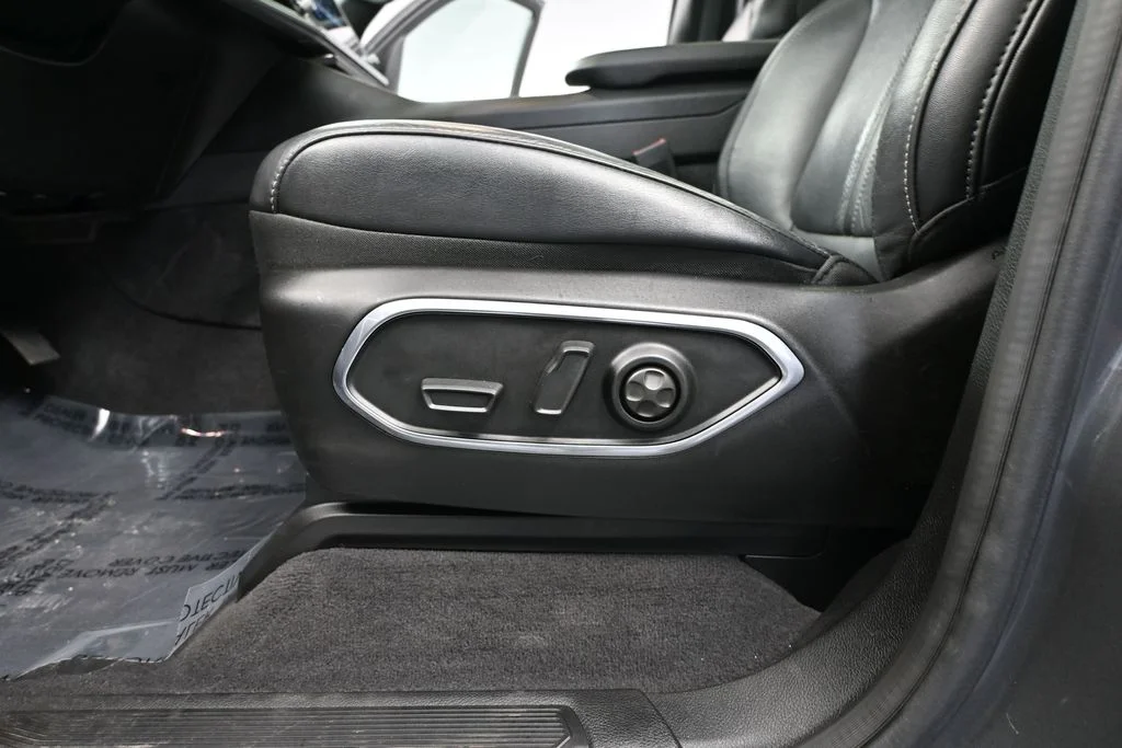 Certified Used 2022 Gray Jeep Series III image 38