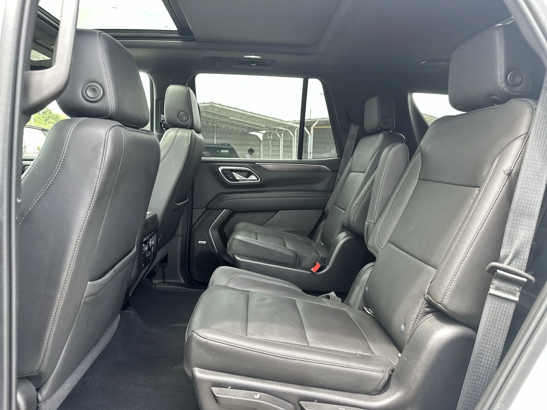 Used 2021 Iridescent Pearl Tricoat Chevrolet LT image 22