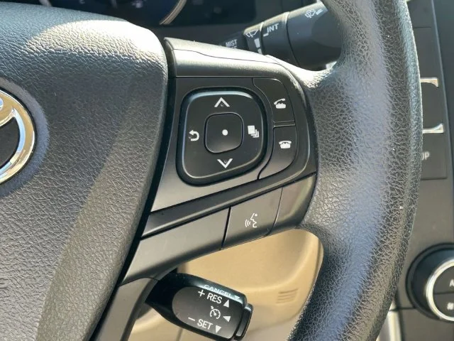 Used 2016  Toyota LE image 20