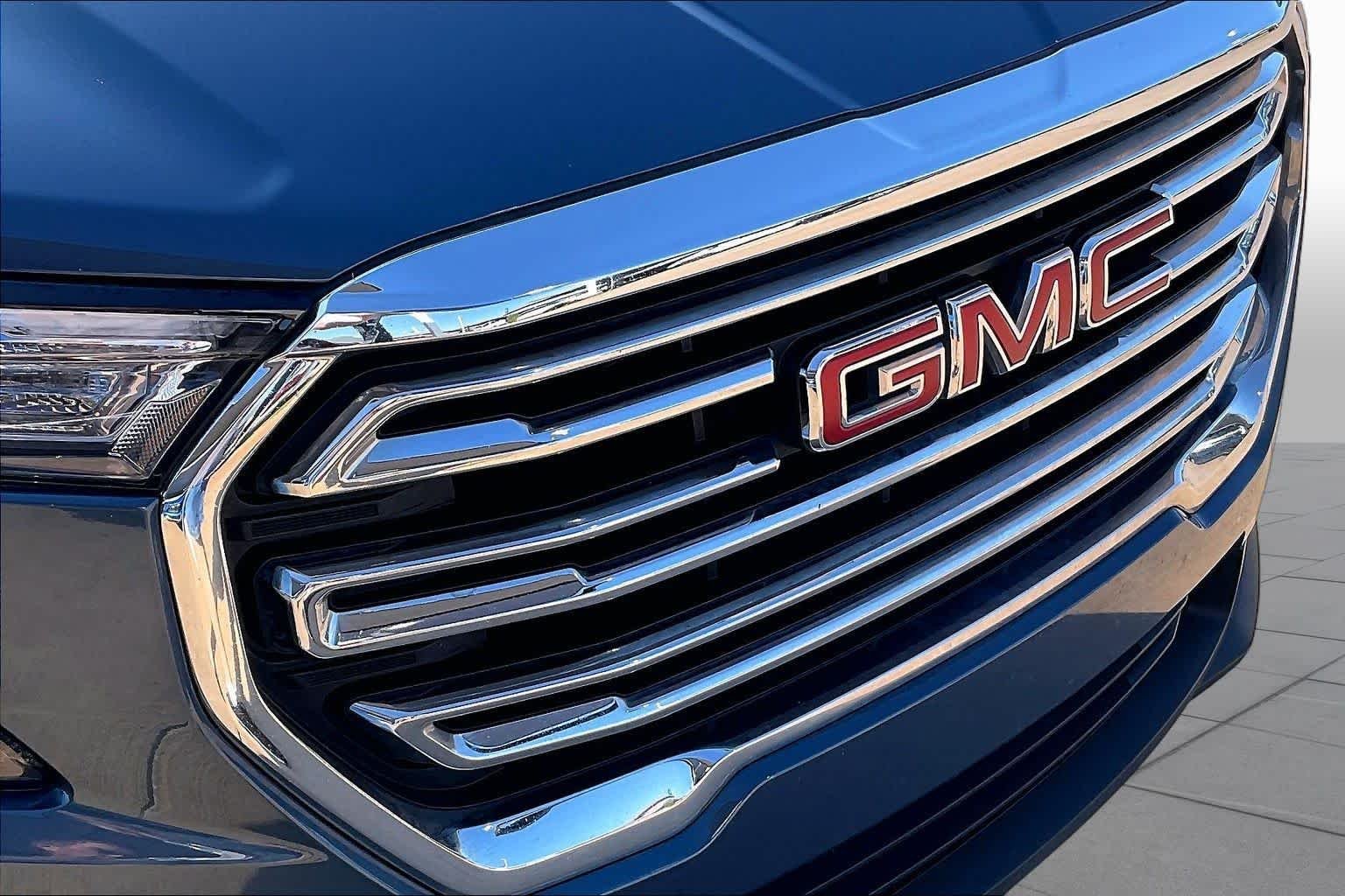 Used 2024 Downpour Metallic GMC SLT image 28