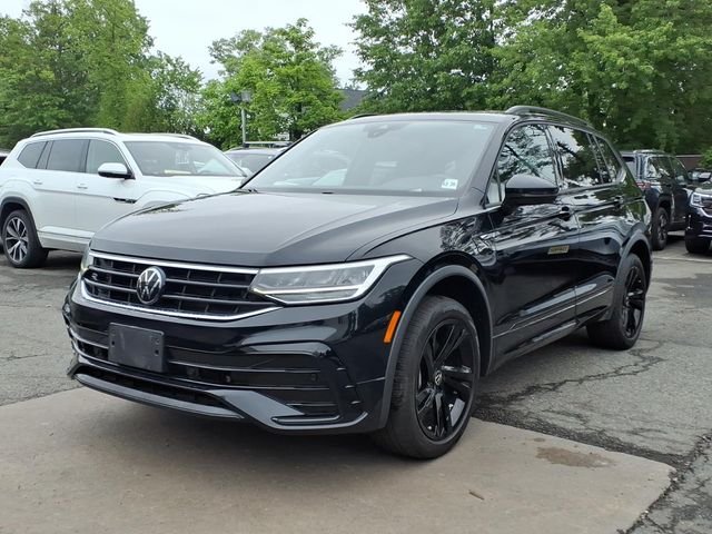 Used 2024 Black Volkswagen 2.0T SE R-Line Black image 2