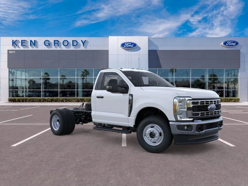 2026 Ford F-350 XL 4x4 Regular Cab 145-In DRW's photo