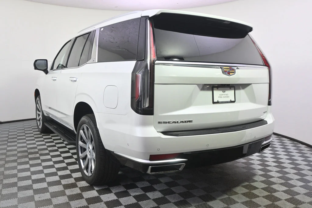 Used 2024 Crystal White Tricoat Cadillac Premium Luxury Platinum image 4