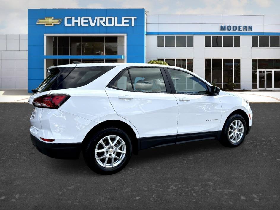 Used 2024 Summit White Chevrolet LS image 5