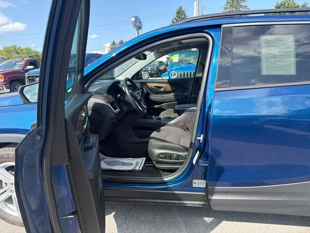 Used 2019 Blue Emerald Metallic GMC SLE image 20