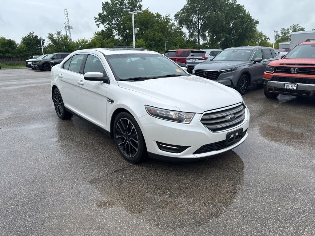 2018 Ford Taurus SEL AWD's photo