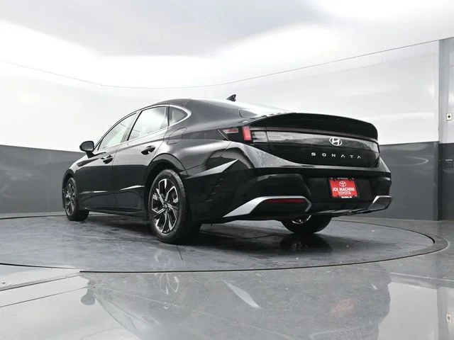Used 2024 Black Hyundai SEL image 35