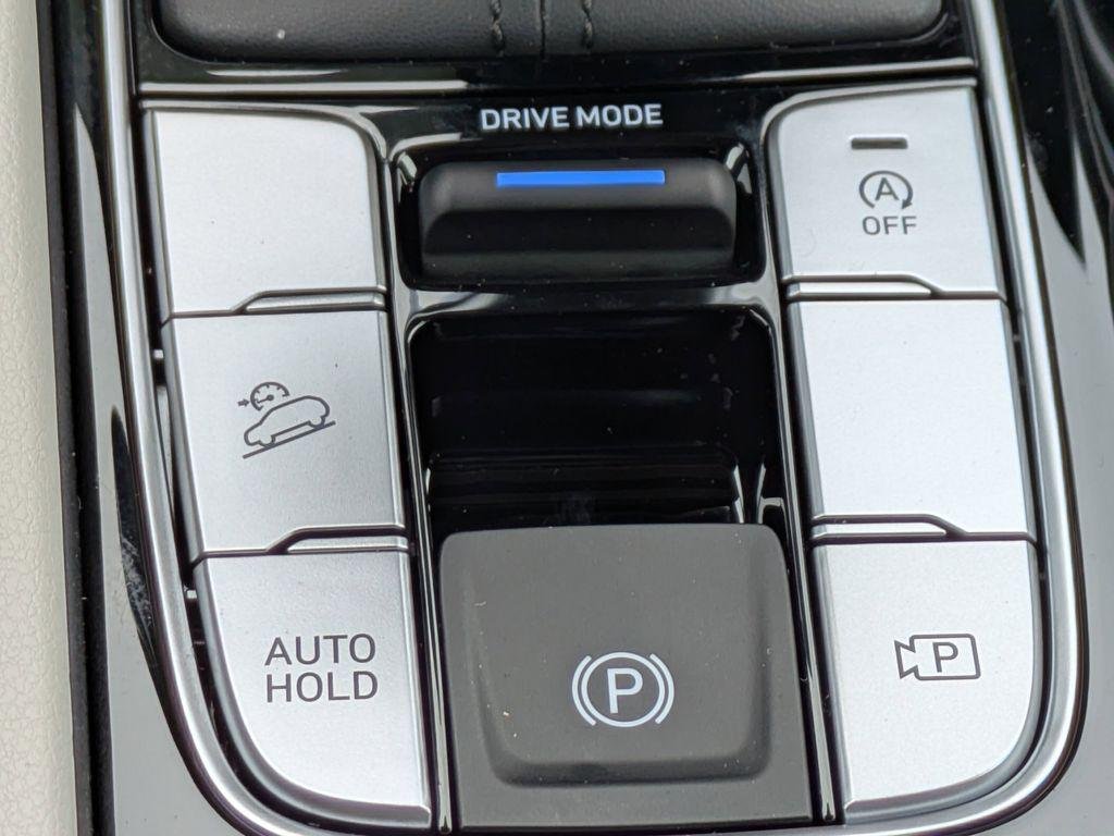 New 2026 Black Hyundai SEL FWD image 24