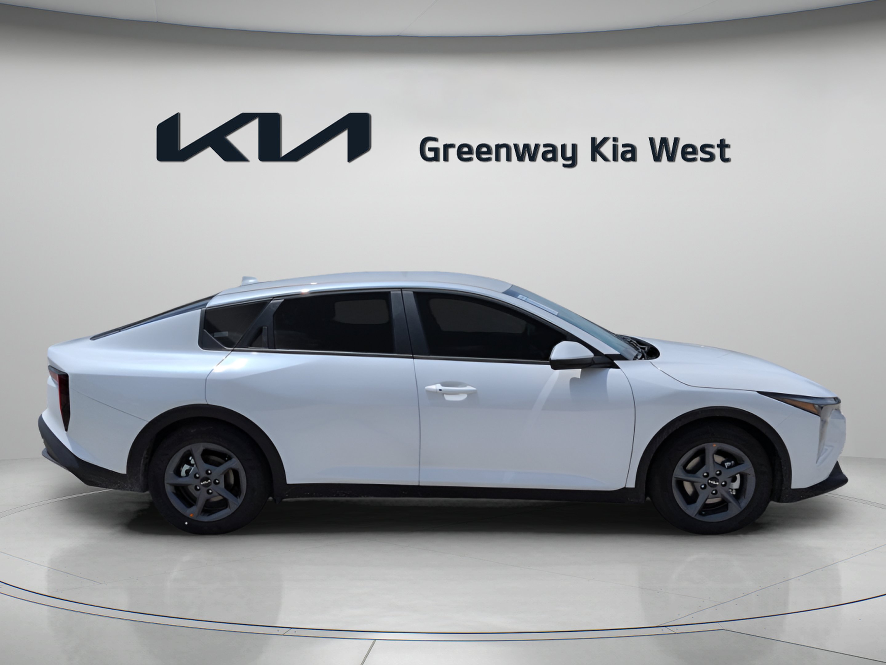 New 2026 Snow White Pearl Kia LXS image 9