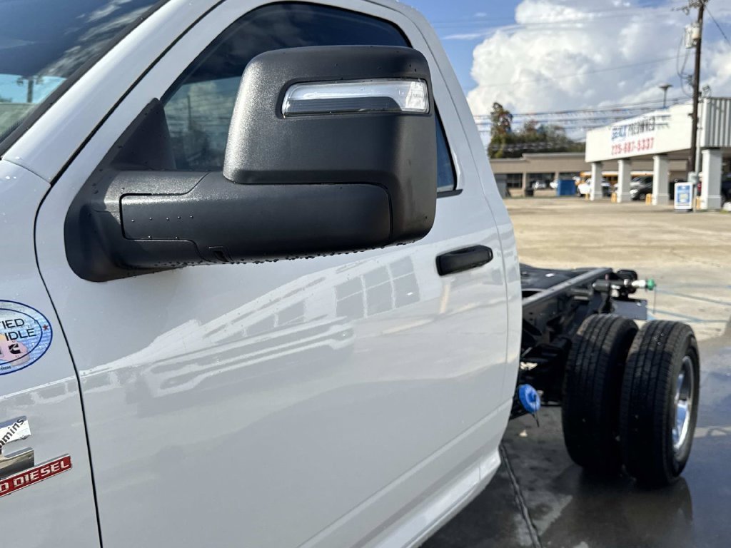 2026 RAM 3500 Chassis Tradesman - Photo 8