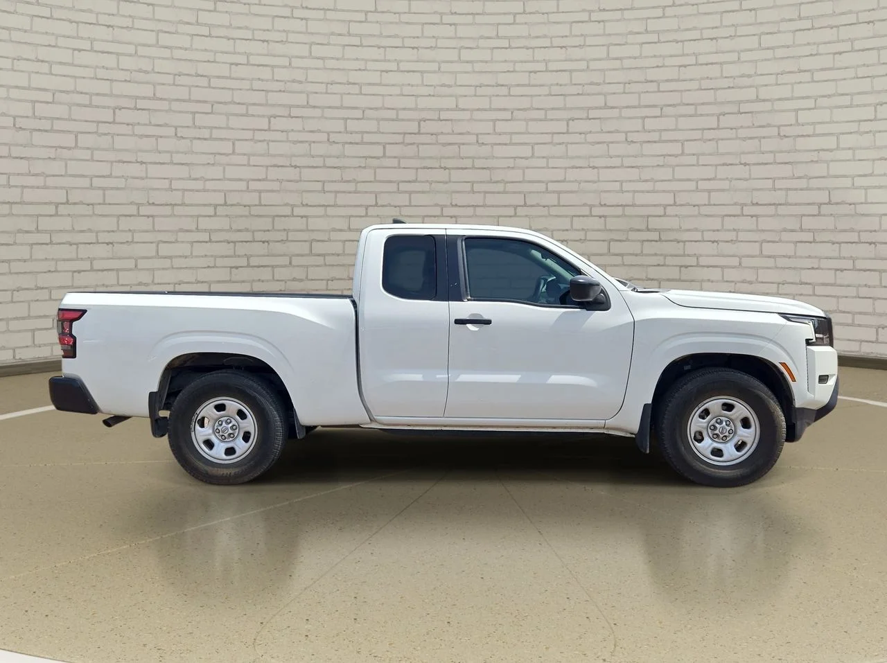 Used 2023 Glacier White Nissan S image 3