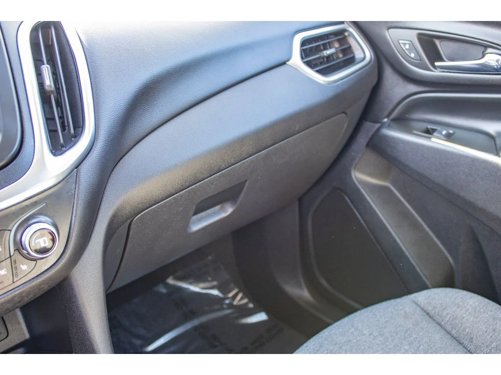 Used 2024 Summit White Chevrolet LT image 35