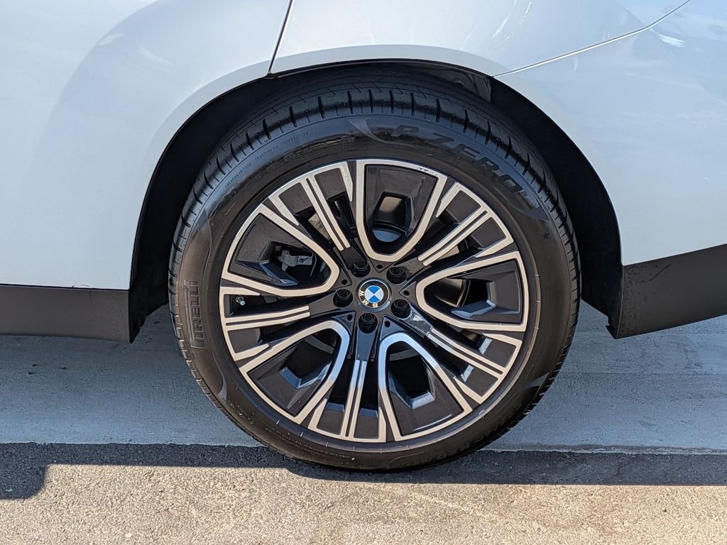 Used 2025 White BMW 30 xDrive image 29