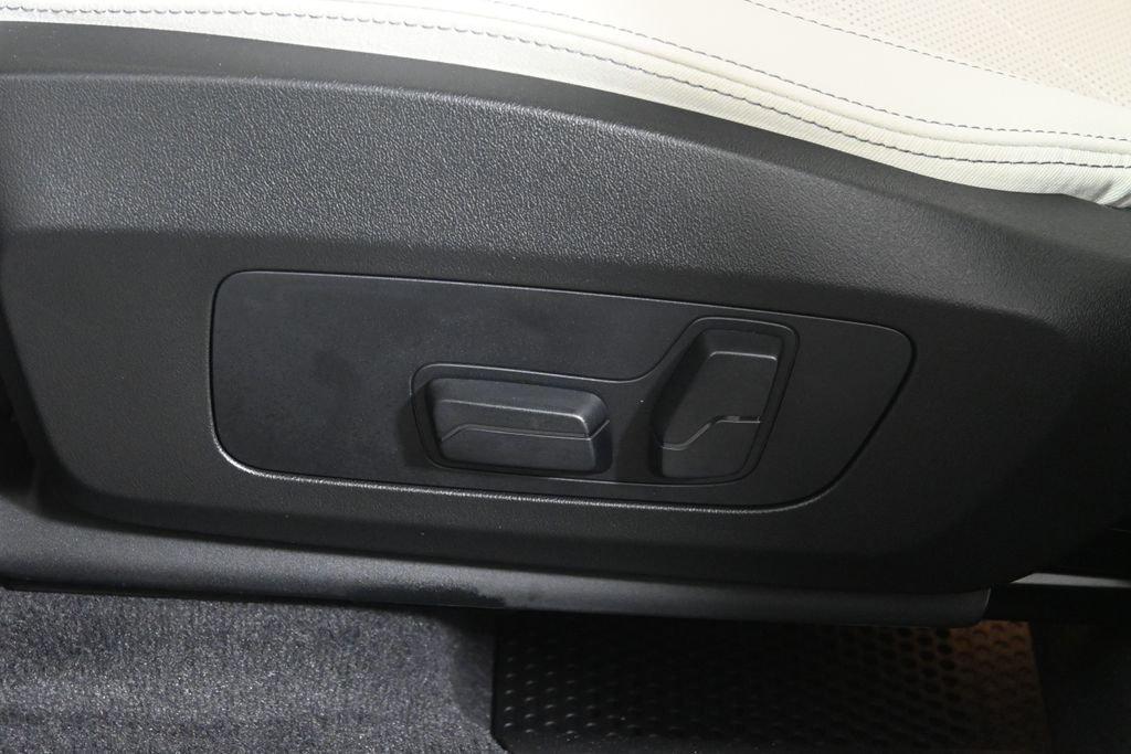 New 2026 Jet Black BMW xDrive28i image 27