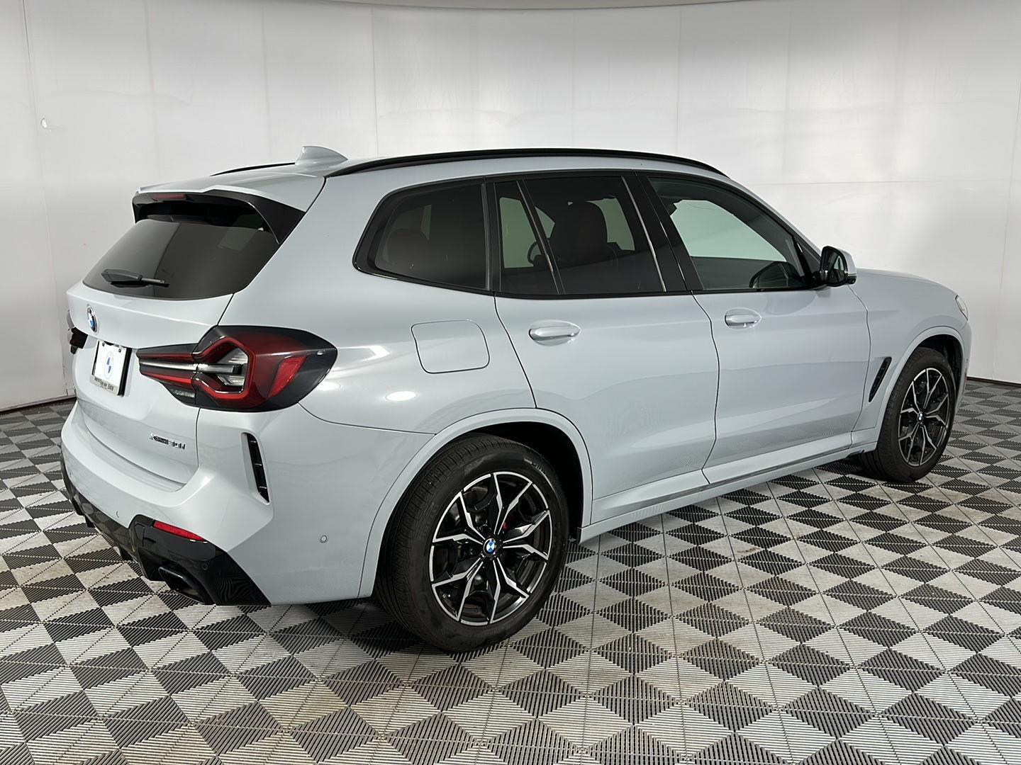 Used 2024 Brooklyn Grey Metallic BMW xDrive30i image 28