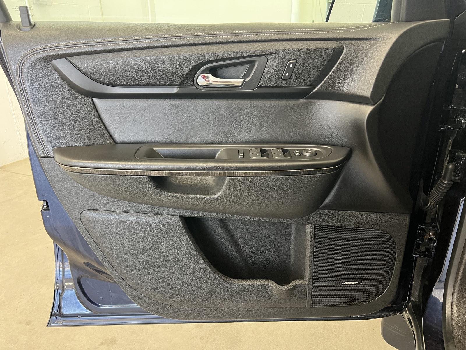 Used 2015 Dark Sapphire Blue Metallic GMC SLT image 11