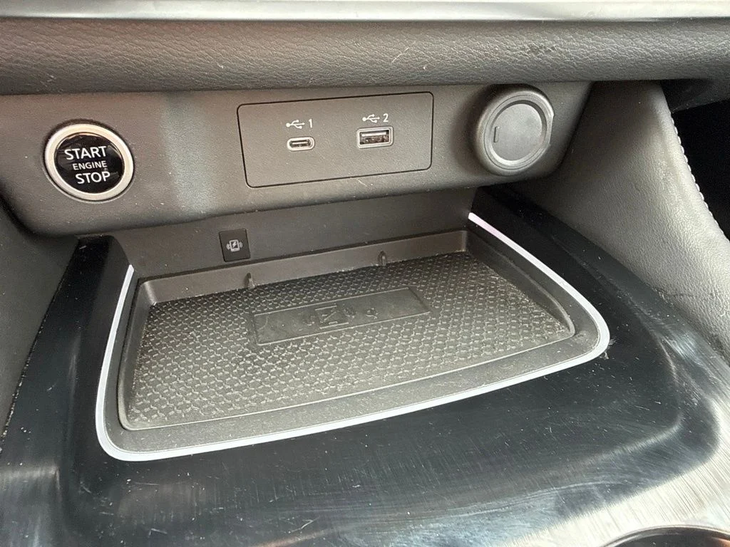 Used 2021 Gray Nissan Platinum image 35
