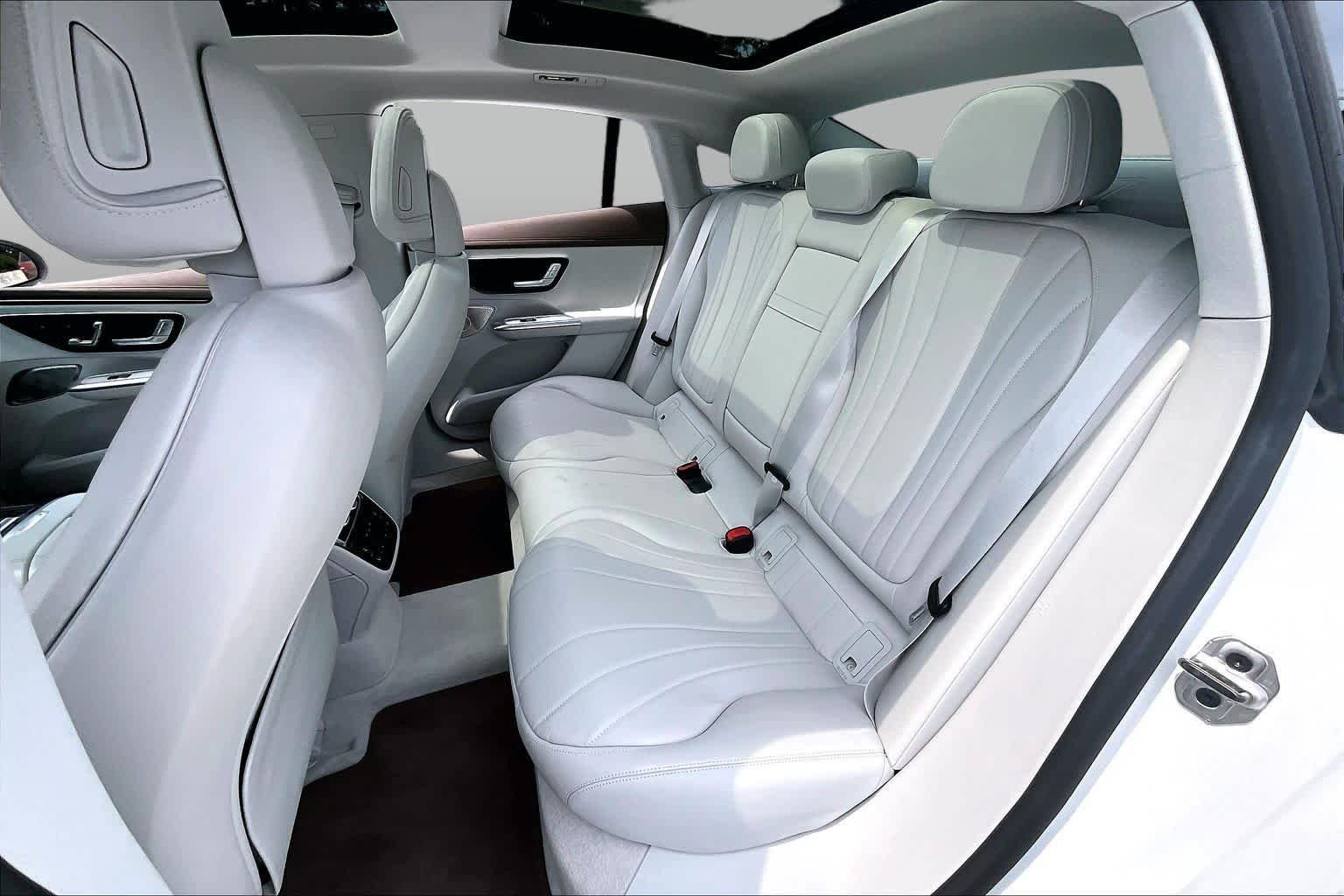 Used 2023 Polar White Mercedes-Benz EQE 500 image 20