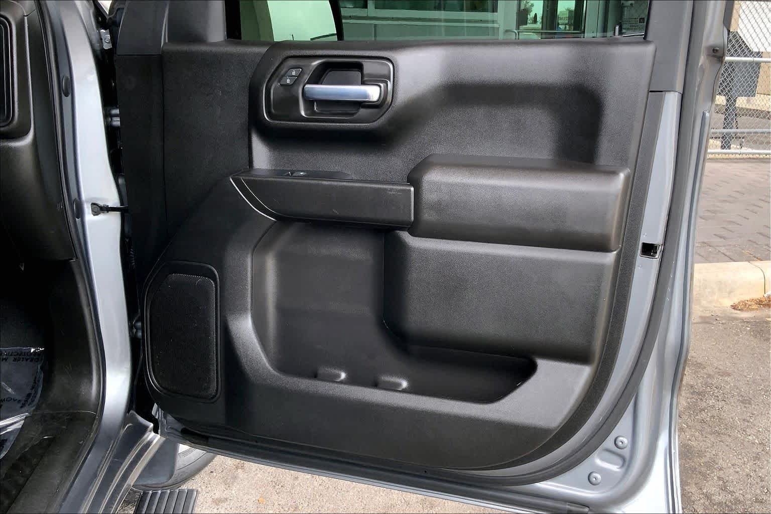 Used 2021 Satin Steel Metallic Chevrolet Custom image 23