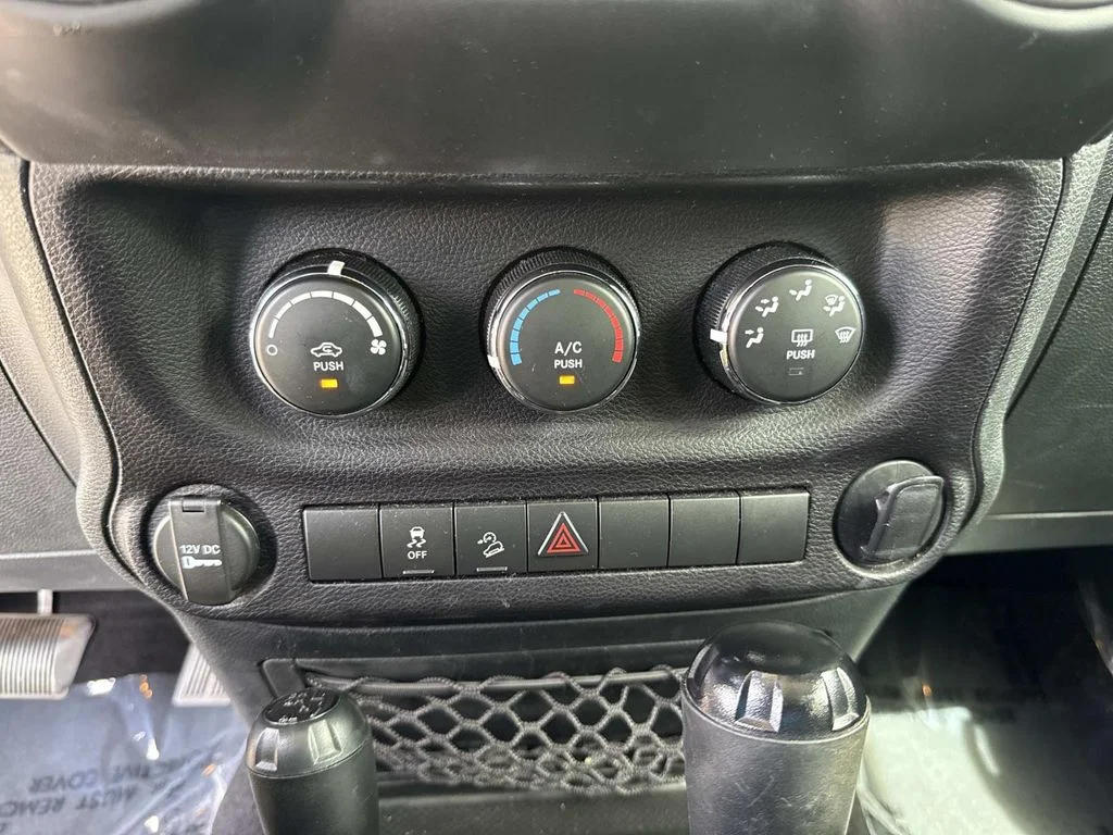 Used 2017 Gray Jeep Unlimited Sport image 30