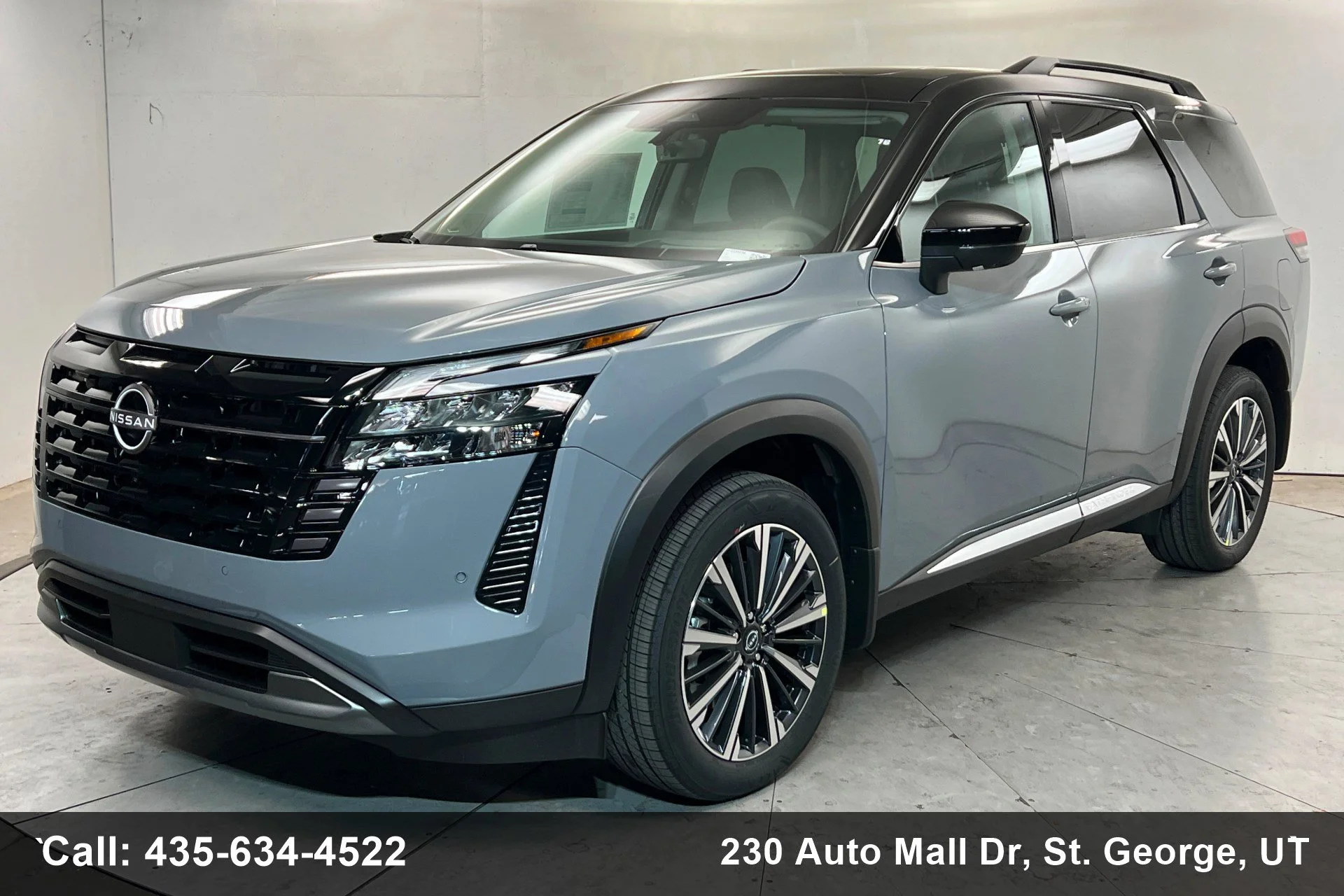 2026 Nissan Pathfinder Platinum 4WD's photo